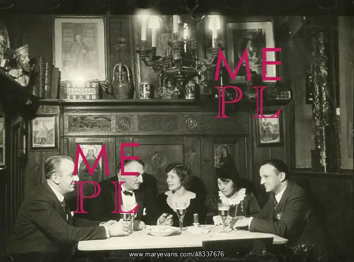 : Meeting in an artists bar in Berlin, 1931 : Meeting in an artists bar in Berlin, 1931