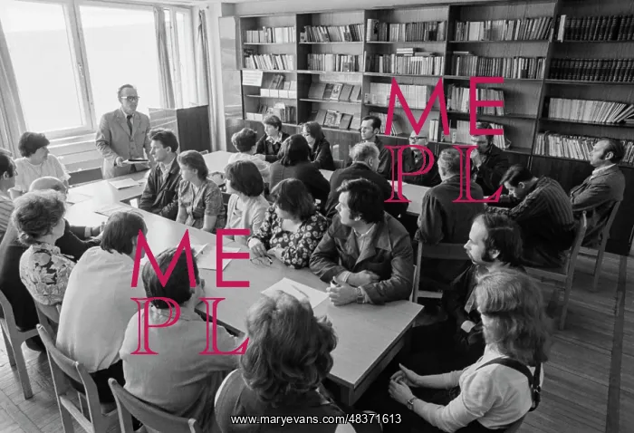 : Meeting of plant agitators and propagandists : Meeting of plant agitators and propagandists