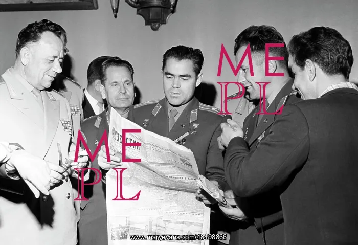 : Meeting with Soviet cosmonauts in Moscow : Meeting with Soviet cosmonauts in Moscow