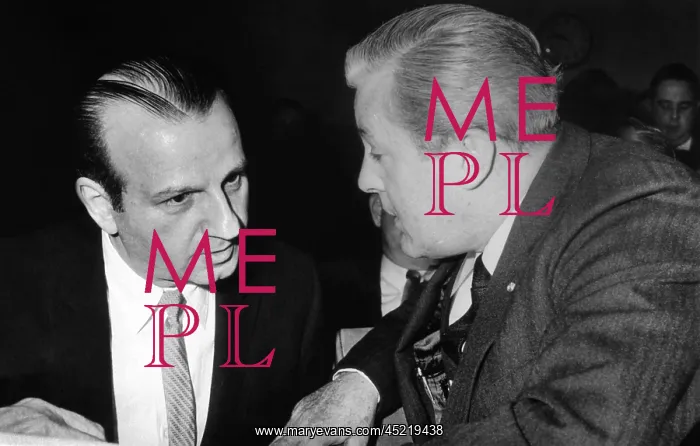 : Melvin Belli confers with his client, Jack ? : Melvin Belli confers with his client, Jack ?