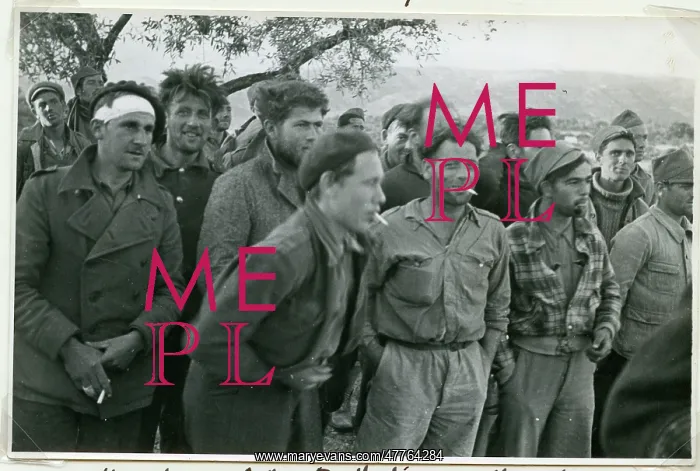 : Members of the Battalion waiting for Harry Pollitt to arrive : Members of the Battalion waiting for Harry Pollitt to arrive