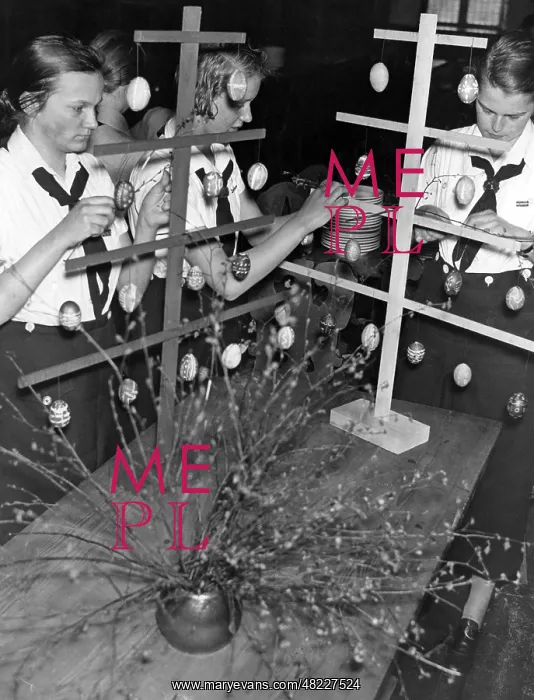 : Members of the BDM decorating Easter trees in Brandenbur : Members of the BDM decorating Easter trees in Brandenbur