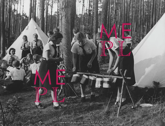 : Members of the BDM at a summer camp, 1939 : Members of the BDM at a summer camp, 1939