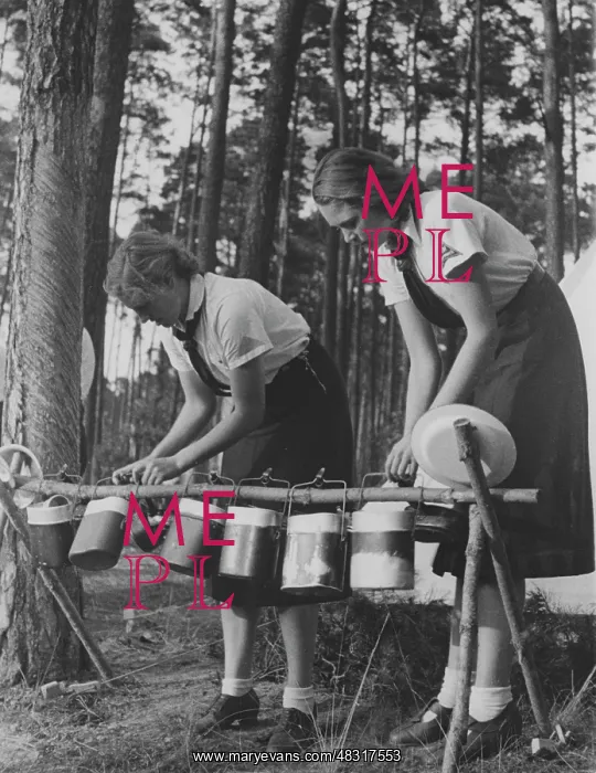 : Members of the BDM at a summer camp, 1939 : Members of the BDM at a summer camp, 1939