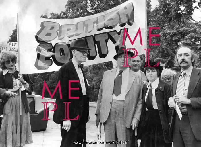: Members of British Equity campaigning with banner : Members of British Equity campaigning with banner