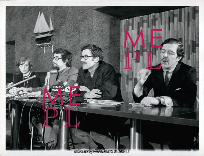 : Members of FLQ in a meeting : Members of FLQ in a meeting