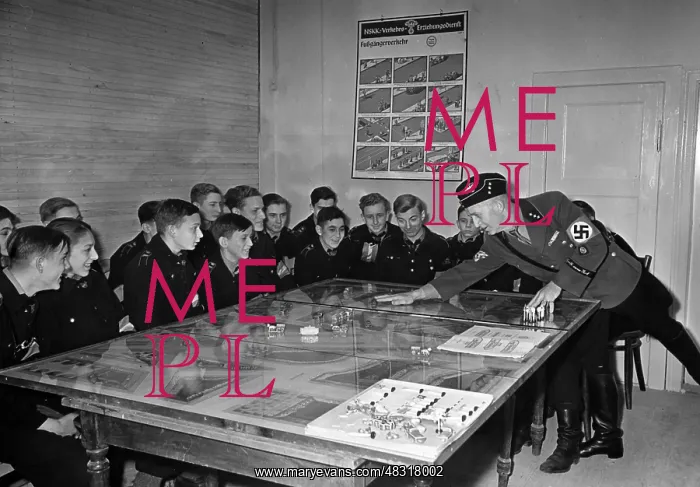: Members of the Motor HJ learn about the traffic rules, 1942 : Members of the Motor HJ learn about the traffic rules, 1942