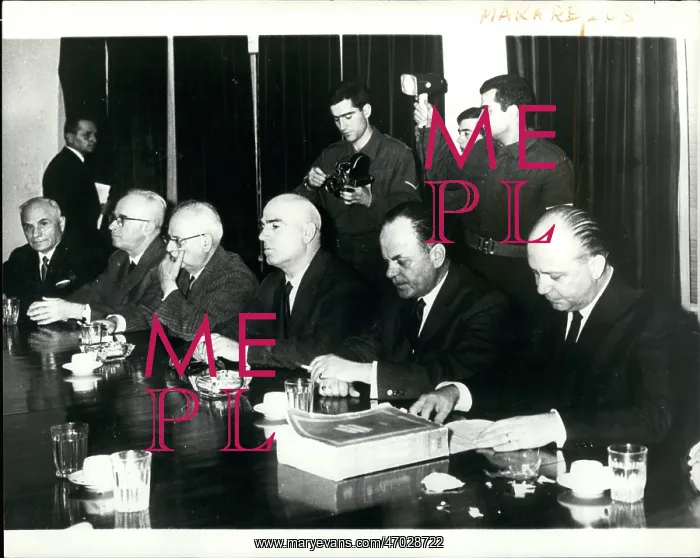 : Members of the new Greek government : Members of the new Greek government