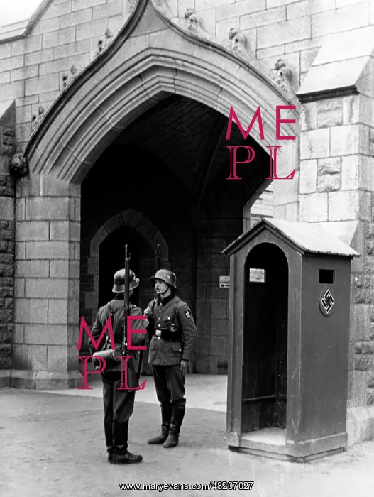 : Members of the RAD on the British Channel Islands, 1942 : Members of the RAD on the British Channel Islands, 1942