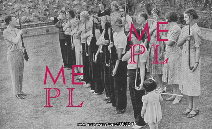 : Members of the Women's Volunteer Defence Corps : Members of the Women's Volunteer Defence Corps