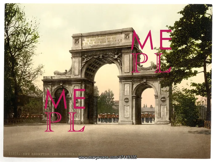 : The Memorial Arch, New Brompton, England : The Memorial Arch, New Brompton, England
