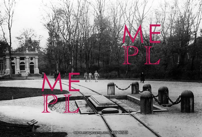 : Memorial for the Armistice Agreements in Compiegne, 1930 : Memorial for the Armistice Agreements in Compiegne, 1930