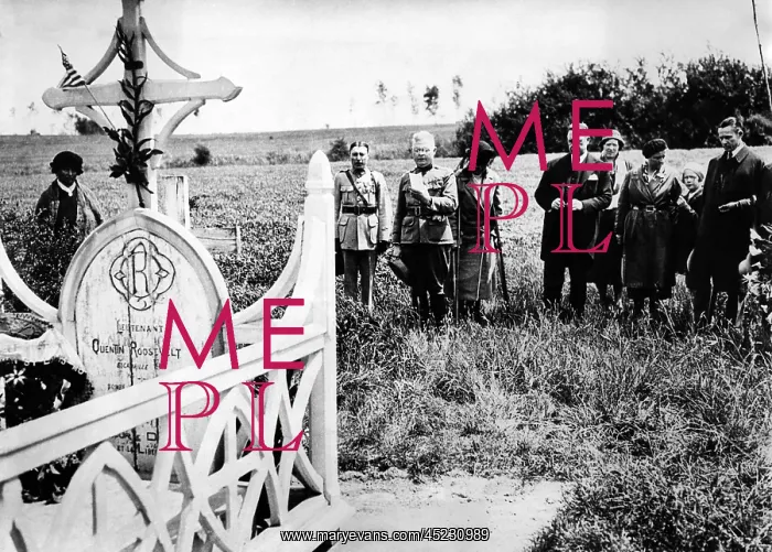 : Memorial Day in 1932 observance at the grave ? : Memorial Day in 1932 observance at the grave ?