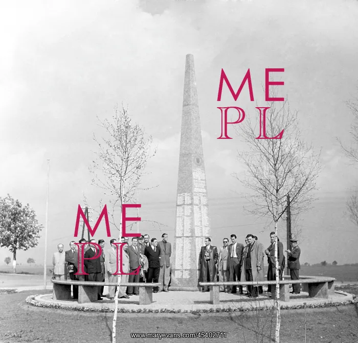 : Memorial to fallen Americans : Memorial to fallen Americans