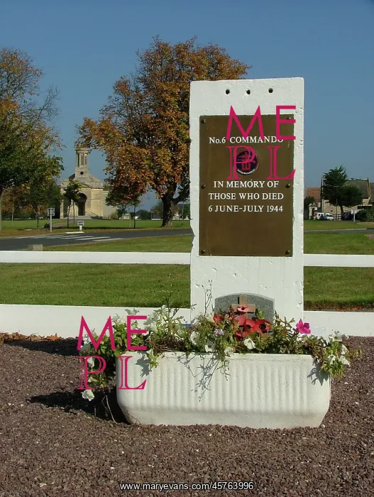 : Memorial to No. 6 Commando, Amfreville, Normandy : Memorial to No. 6 Commando, Amfreville, Normandy