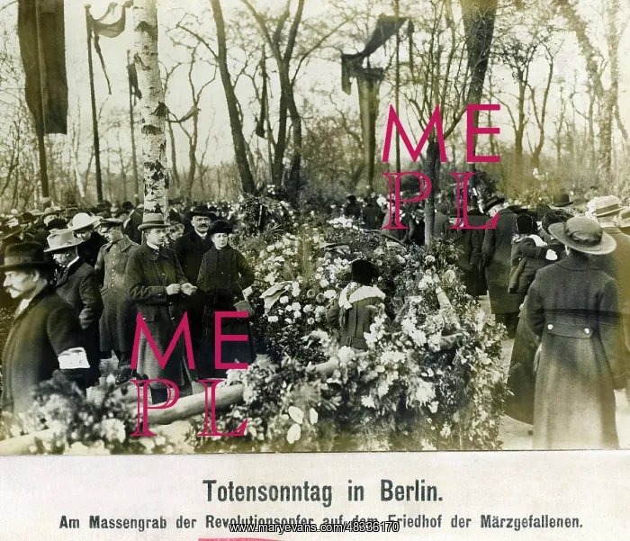 : Memorial service at the cemetery Friedhof der : Memorial service at the cemetery Friedhof der