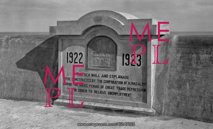 : Memorial stone, sea wall, Kirkcaldy, Fife, Scotland : Memorial stone, sea wall, Kirkcaldy, Fife, Scotland