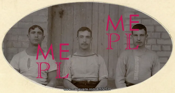: Three men, British soldiers from the Royal Inniskilling Fusiliers posted to China : Three men, British soldiers from the Royal Inniskilling Fusiliers posted to China