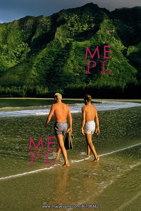  : men - beach - bathing suits - Hawaii