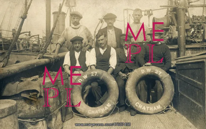  : Men on board the DW27 of Chatham