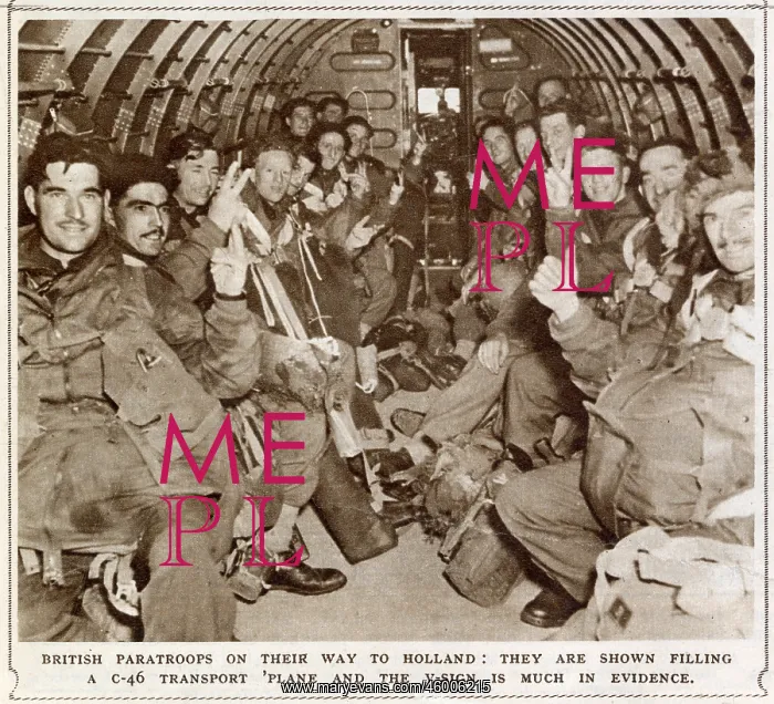 : Men of the British First Airborne Division in a glider : Men of the British First Airborne Division in a glider