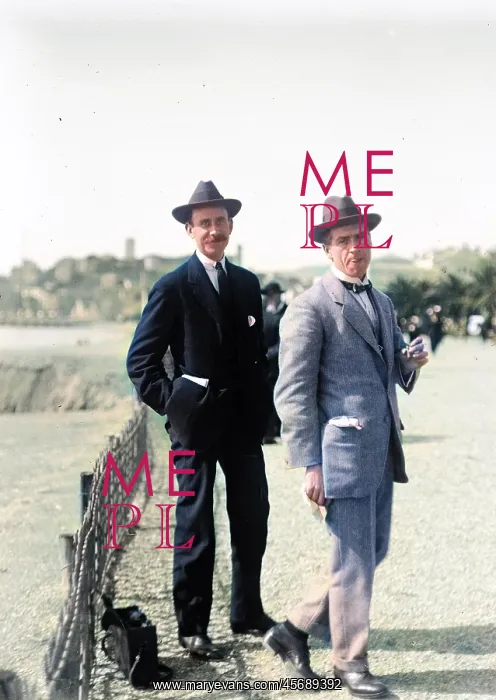  : Two men on Cannes seafront