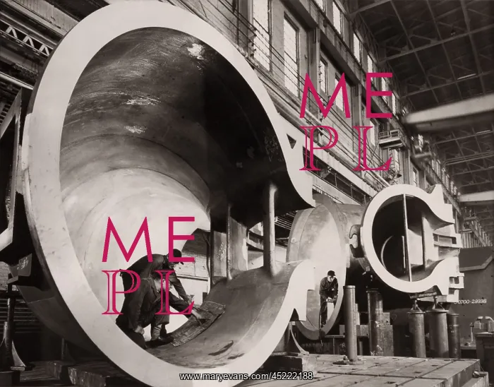 : Men in the casing sections of giant turbines ? : Men in the casing sections of giant turbines ?