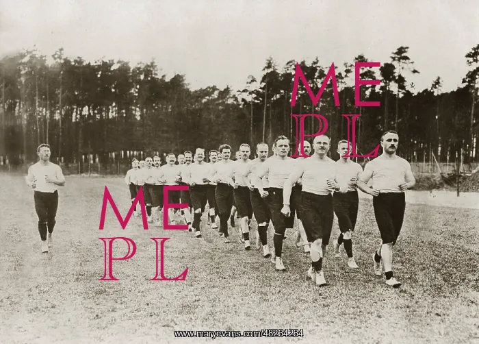 : Men doing sports, 1919 : Men doing sports, 1919