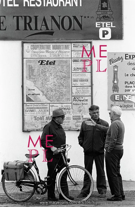 : Three men Etel, France : Three men Etel, France