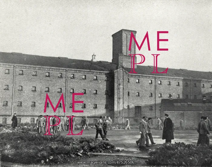 : Men exercising, Wandsworth Prison, south west London : Men exercising, Wandsworth Prison, south west London