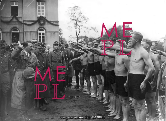 : Men of the service work parade in front of Adolf Hitler, 193 : Men of the service work parade in front of Adolf Hitler, 193