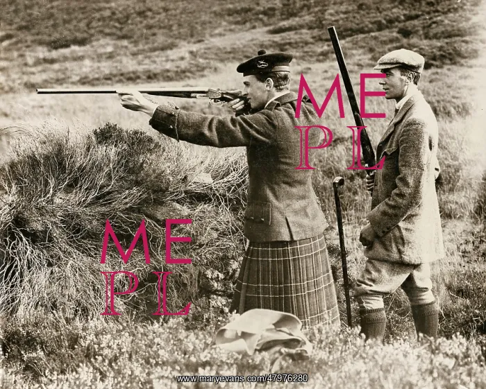 : Two men shooting in Scotland : Two men shooting in Scotland