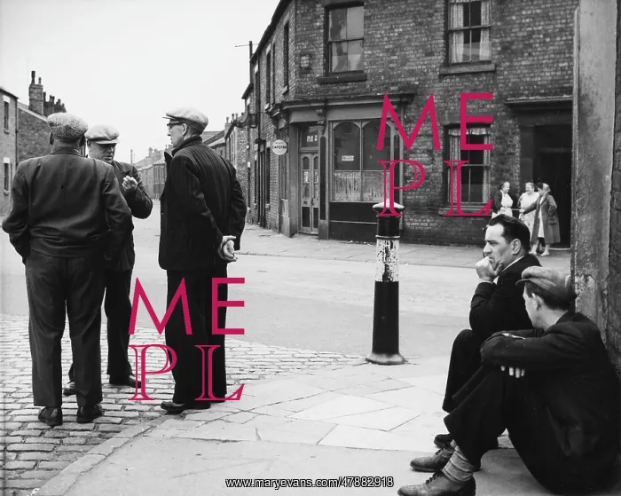 : Men waiting outside the Wigan Arms, Wigan, Lancashire 1961 : Men waiting outside the Wigan Arms, Wigan, Lancashire 1961