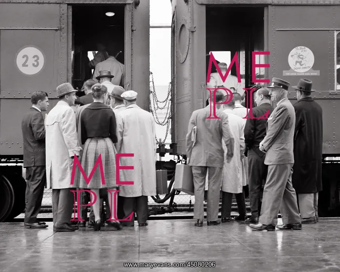 : Men and Women Commuters Getting on Boarding the : Men and Women Commuters Getting on Boarding the