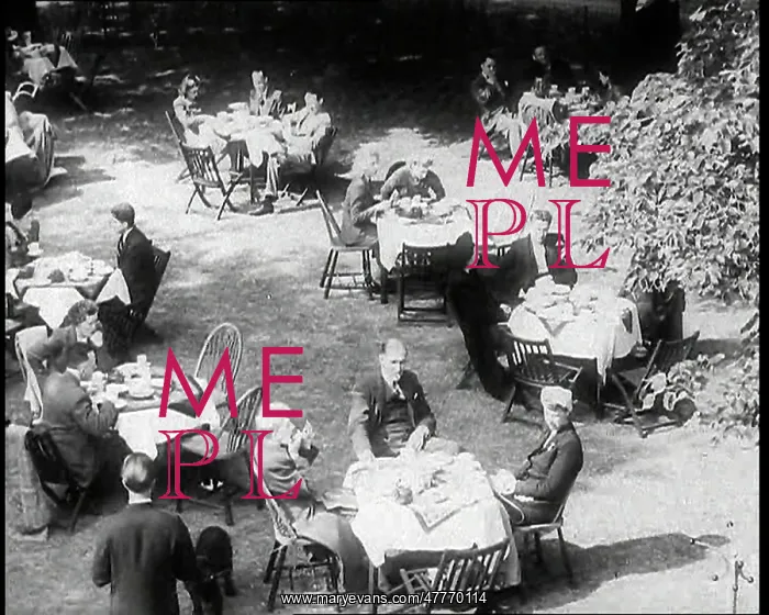 : Men and Women Eating and Drinking Whilst Sitting : Men and Women Eating and Drinking Whilst Sitting