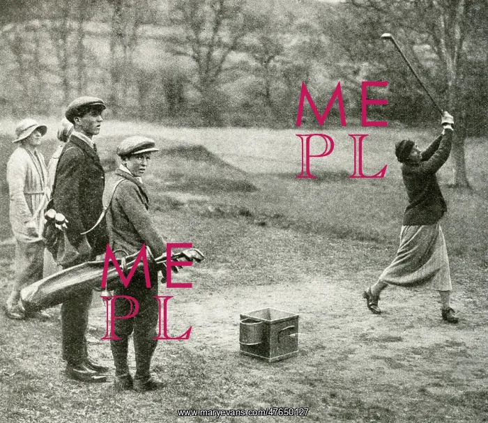  : Men and women playing golf at Beaconsfield, Buckinghamshire