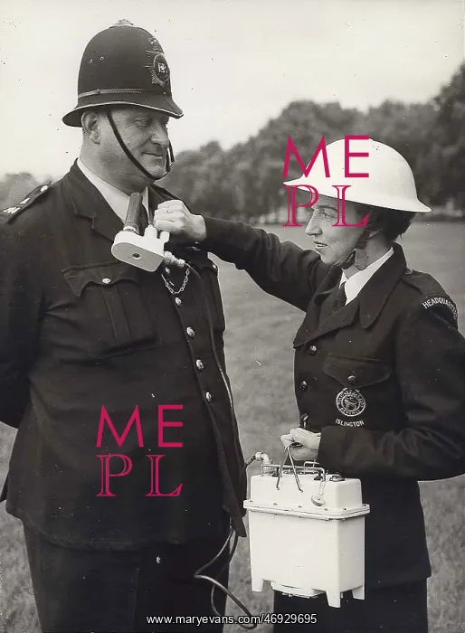 : Men and Women in the Police Force : Men and Women in the Police Force