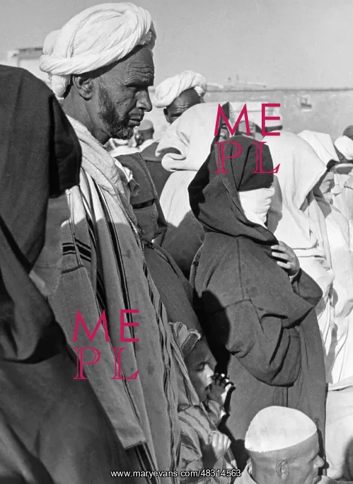 : Men and women in Tunis, 1930s : Men and women in Tunis, 1930s