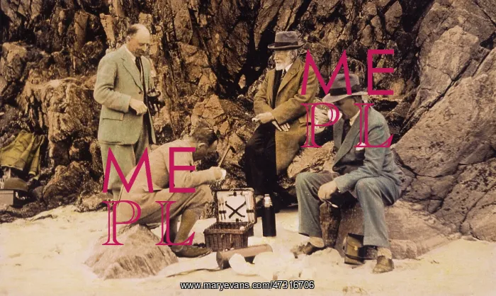  : MEN'S PICNIC ON SHORE