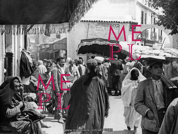 : Merchants in the streets of Tunis, 1936 : Merchants in the streets of Tunis, 1936
