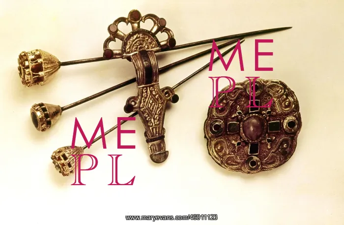 : Merovingian fibula : Merovingian fibula