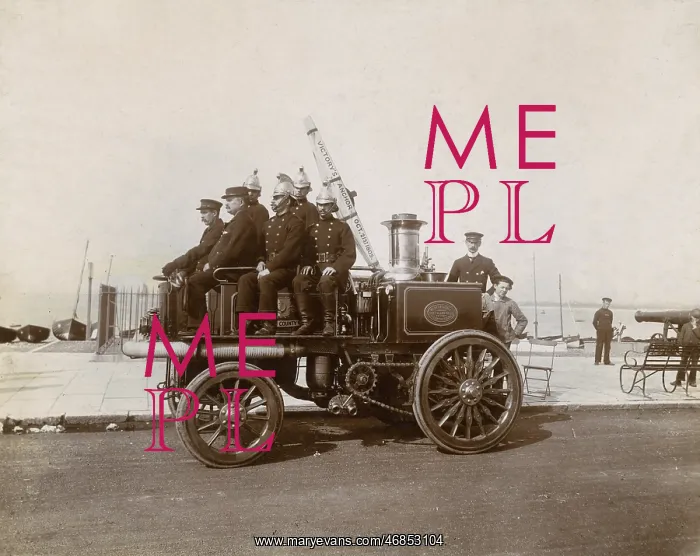 : Merryweather steam fire engine with crew : Merryweather steam fire engine with crew