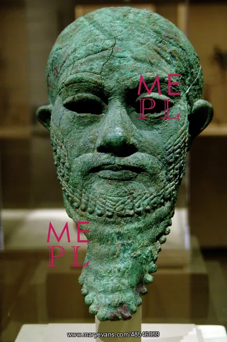 : Mesopotamian art. Bust of a ruler, dated between 2300 and 20 : Mesopotamian art. Bust of a ruler, dated between 2300 and 20
