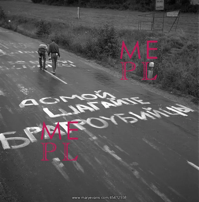 : Message - sign on the road - protest - Liberec : Message - sign on the road - protest - Liberec