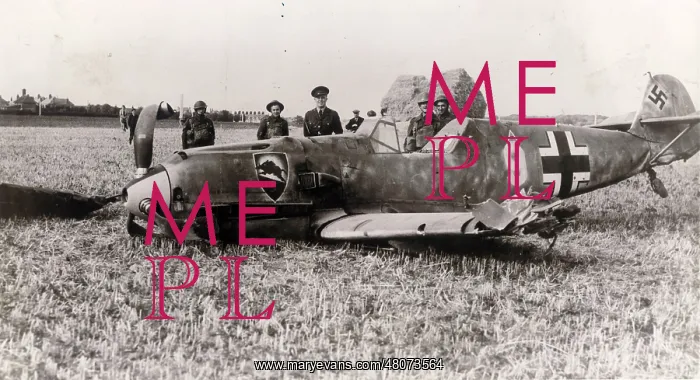 : Messerschmitt Bf109 shot down at Ramsgate, Kent : Messerschmitt Bf109 shot down at Ramsgate, Kent