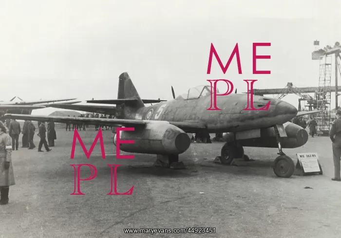 : Messerschmitt Me-262 H-4 Schwalbe : Messerschmitt Me-262 H-4 Schwalbe