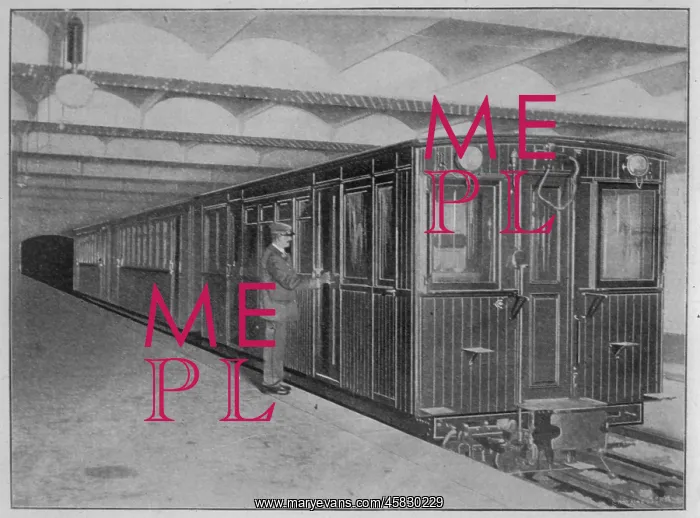 : Metro - Palais Royal : Metro - Palais Royal