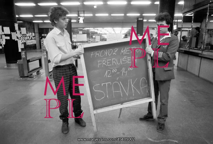 : Metro - subway - general strike : Metro - subway - general strike