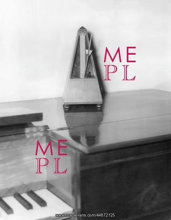 : METRONOME ON A PIANO : METRONOME ON A PIANO
