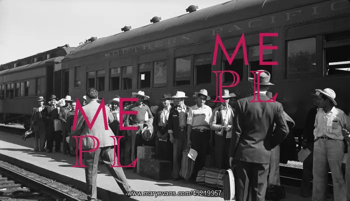 : Mexican agricultural laborers arriving in ? : Mexican agricultural laborers arriving in ?